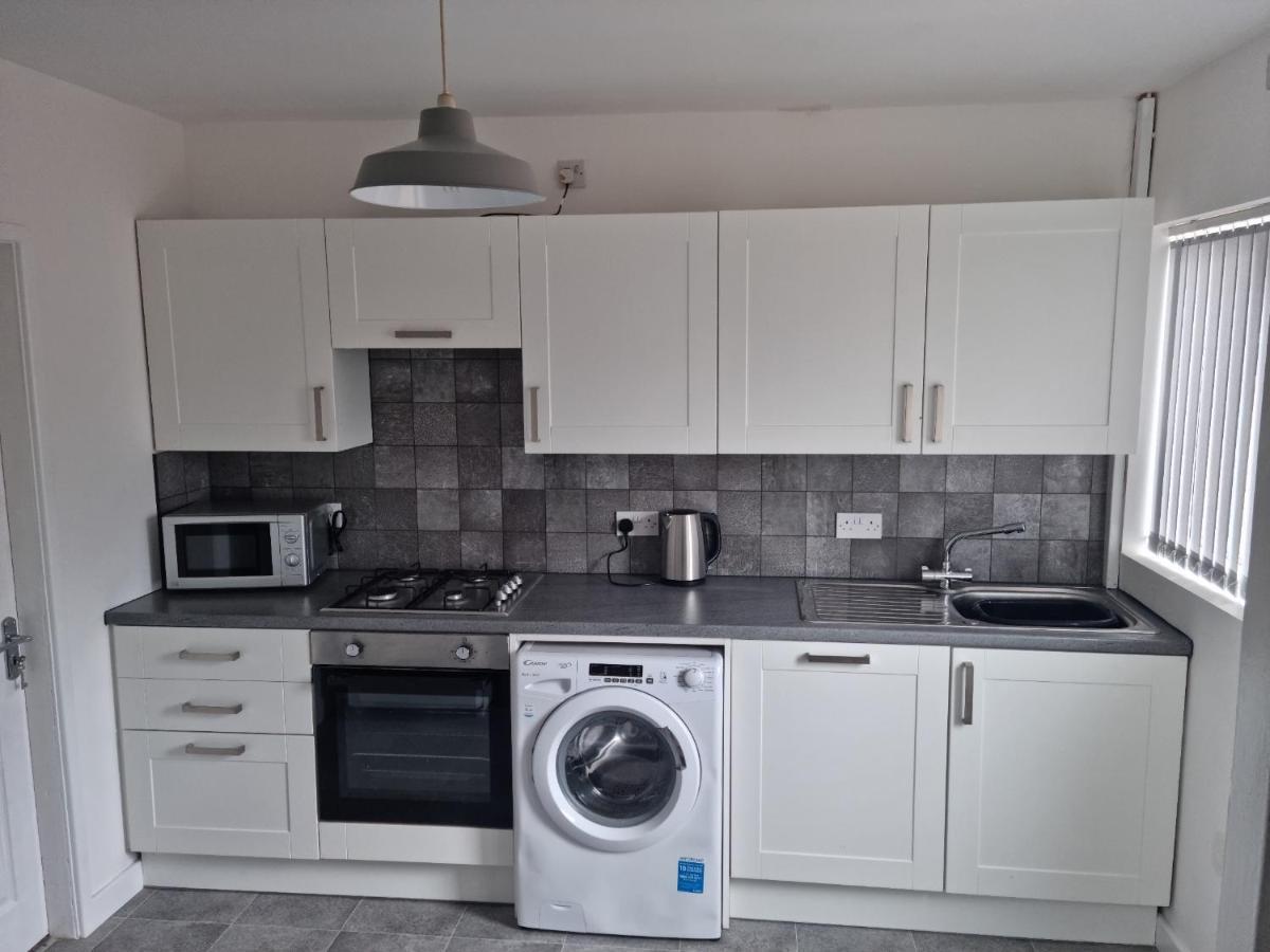 3 Bedroom House-Ellesmere Port Eksteriør bilde