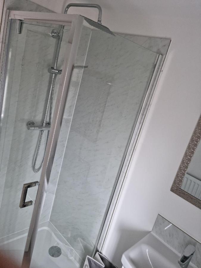 3 Bedroom House-Ellesmere Port Eksteriør bilde