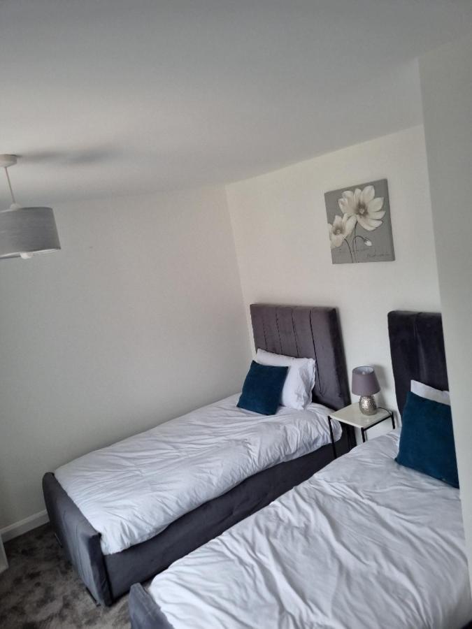 3 Bedroom House-Ellesmere Port Eksteriør bilde