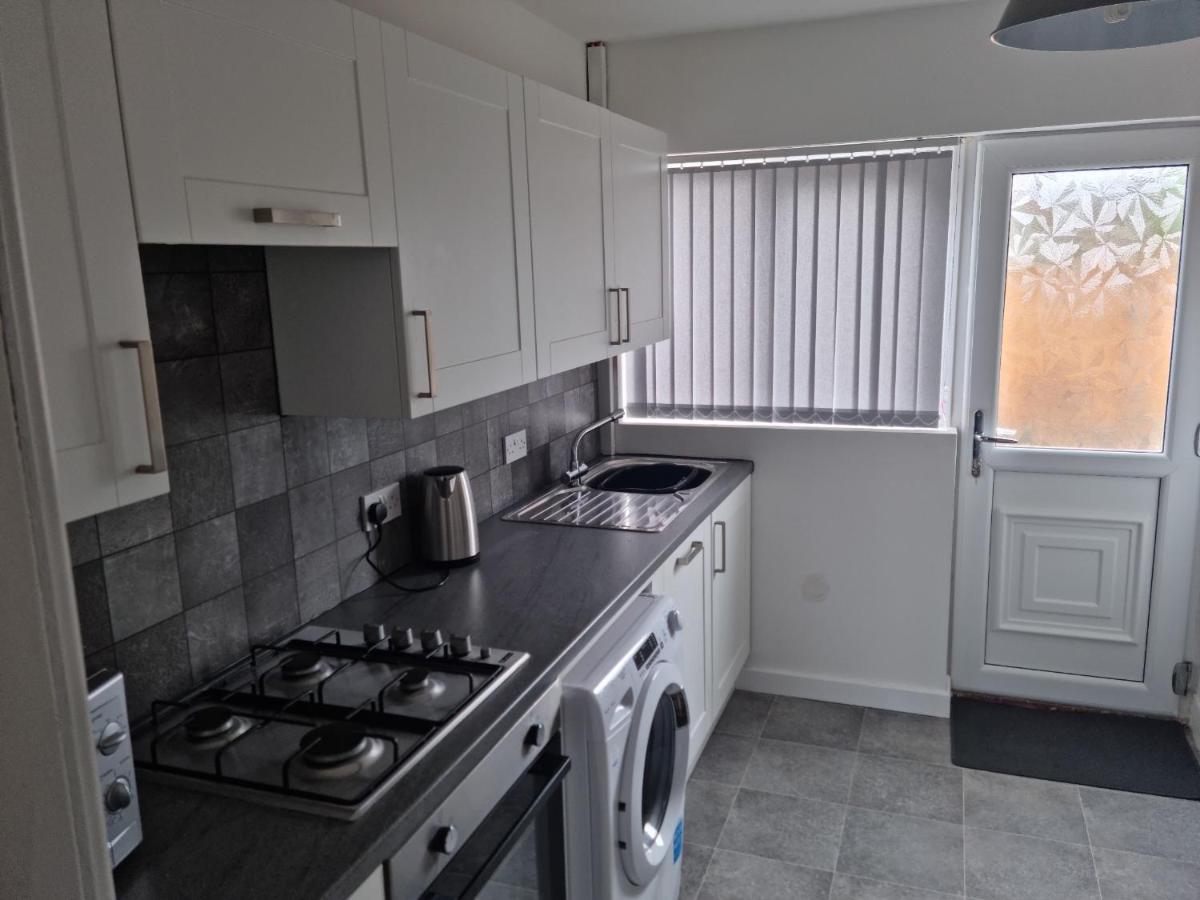 3 Bedroom House-Ellesmere Port Eksteriør bilde