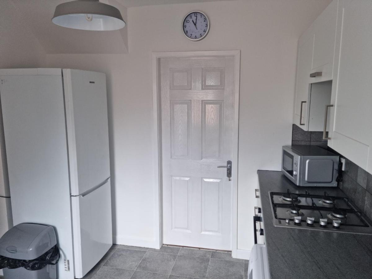 3 Bedroom House-Ellesmere Port Eksteriør bilde