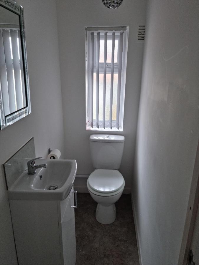 3 Bedroom House-Ellesmere Port Eksteriør bilde